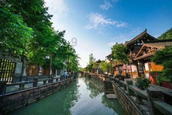 改革家模板！拓跋宏两征南齐，因不穿汉服杀太子，驾崩前缢死皇后